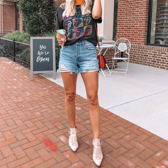 ‼️SOLD‼️ NWOT Gianni Bini Cut Out Block Heel Ankle Booties, Size: 6 Color: Cream - Picture 5 of 12